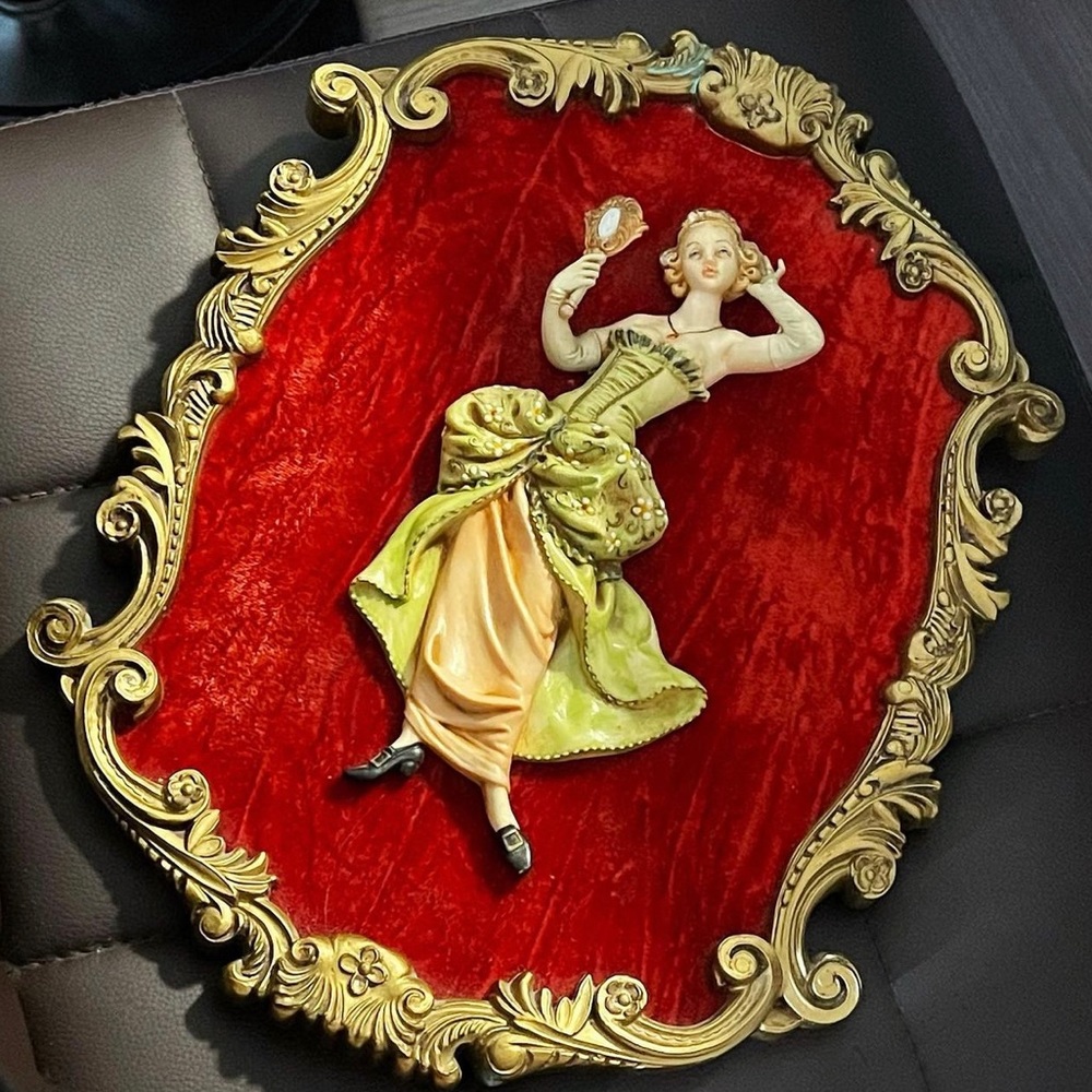 ✨Vintage Victorian Figurine Ornate Framed Art
